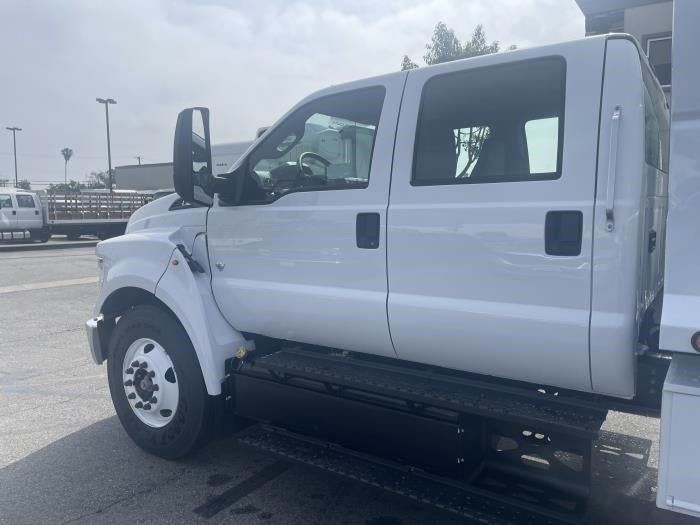 2025 Ford F-650 Standard