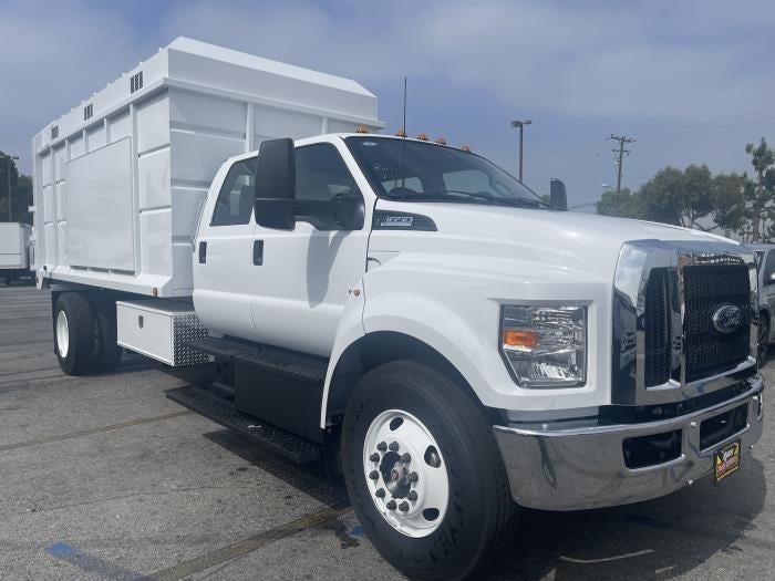 2025 Ford F-650 Standard