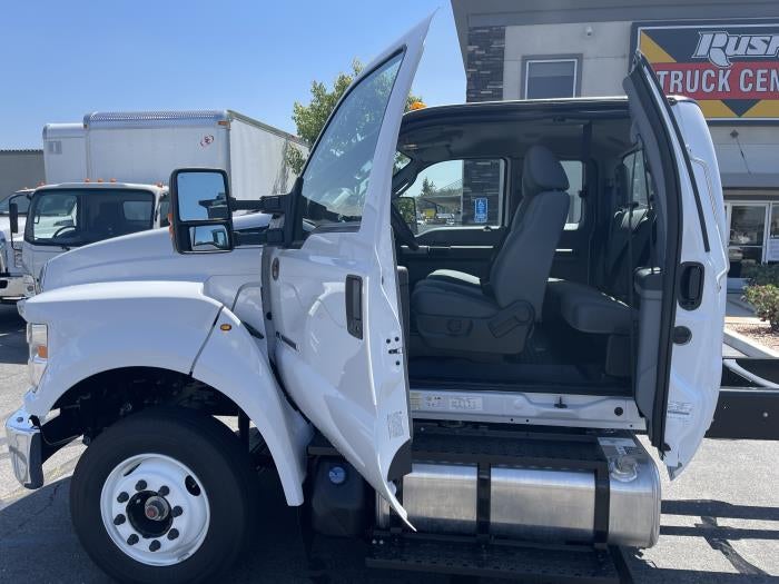 2027 Ford F-650 Standard