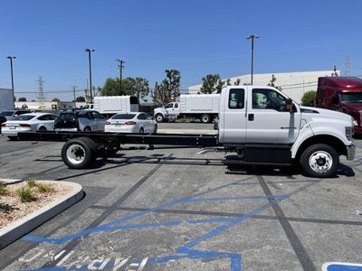 2027 Ford F-650 Standard