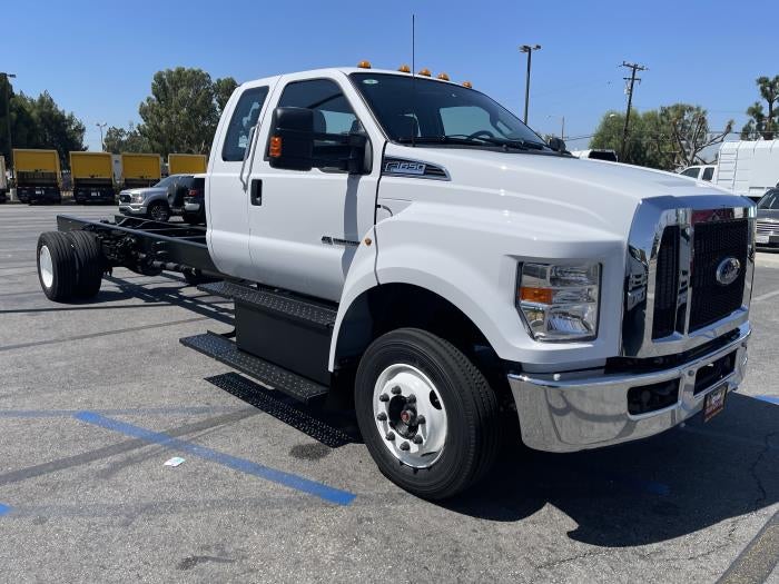 2027 Ford F-650 Standard