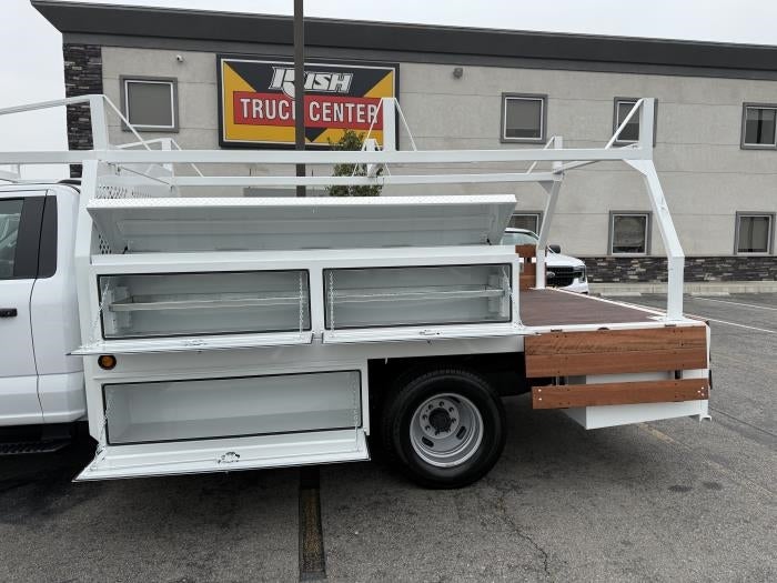 2025 Ford F-350 Super Duty Chassis Cab XL - Photo 9