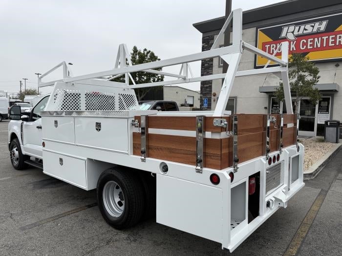 2025 Ford F-350 Super Duty Chassis Cab XL - Photo 4