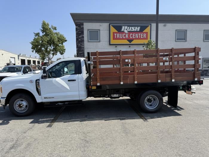 2026 Ford F-350 Super Duty Chassis Cab XL - Photo 3