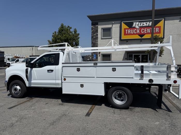 2025 Ford F-350 Super Duty Chassis Cab XL - Photo 3