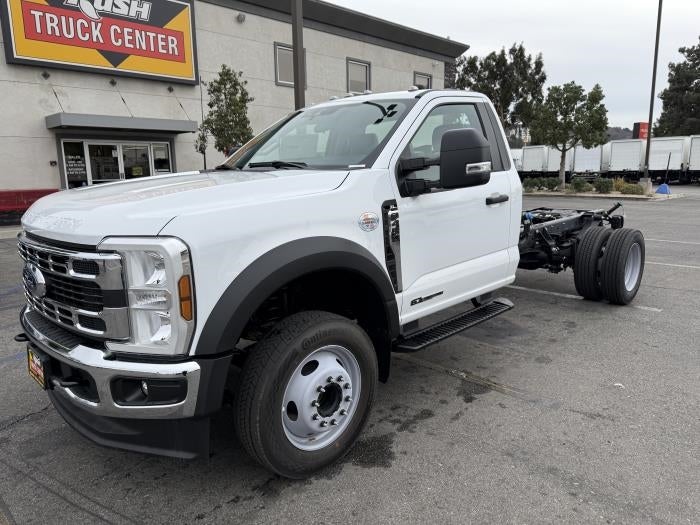 2025 Ford F-450 Super Duty Chassis Cab XL - Photo 2