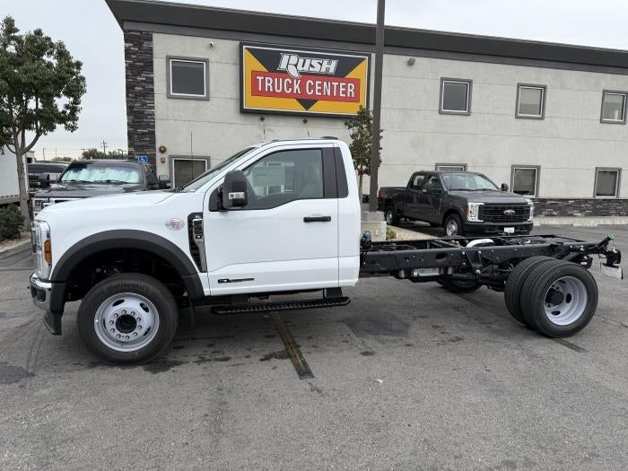2025 Ford F-450 Super Duty Chassis Cab XL - Photo 3