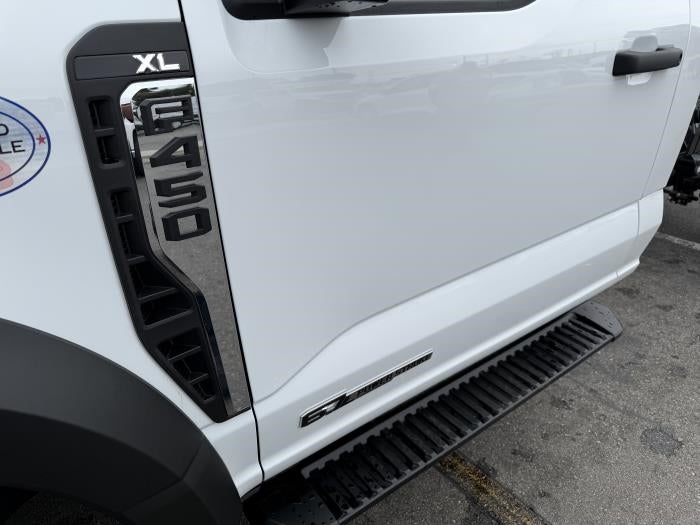 2025 Ford F-450 Super Duty Chassis Cab XL - Photo 9