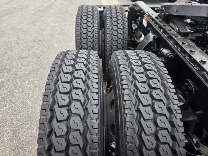 2023 Freightliner Business Class M2 112 Base