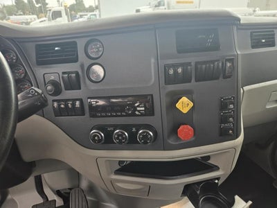 2019 Peterbilt 579 Base
