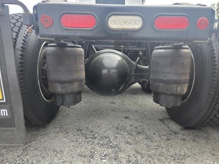 2019 Peterbilt 579 Base