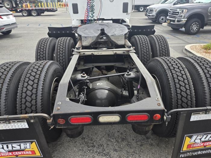 2019 Peterbilt 579 Base