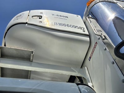 2019 Freightliner Business Class M2 106 Base