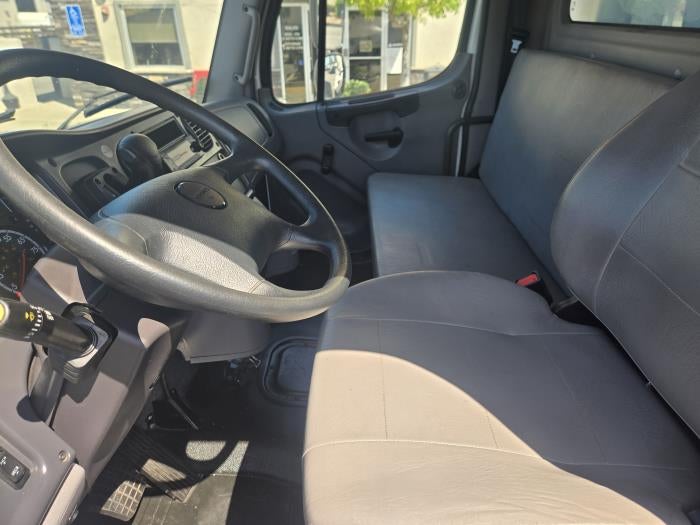 2022 Freightliner Business Class M2 106 Base