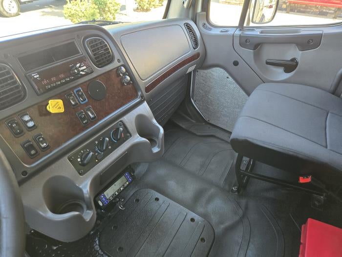 2019 Freightliner Business Class M2 106 Base