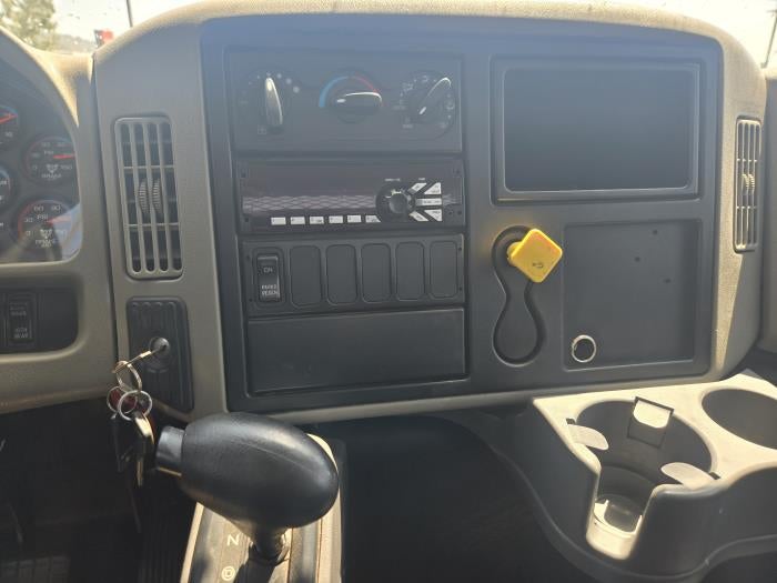 2019 International 4300 Base