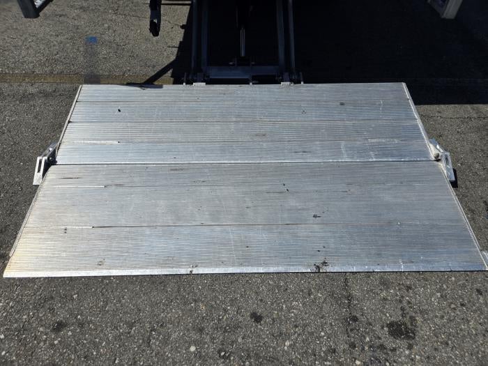 2020 Isuzu NPR-HD Base