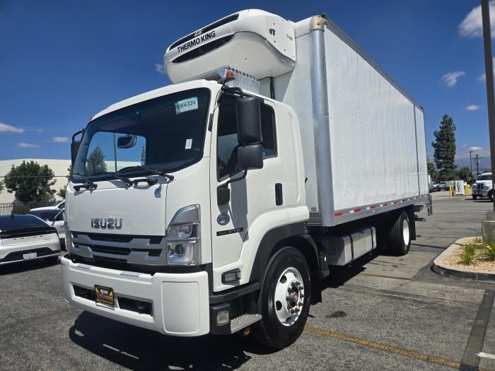 2023 Isuzu FTR Base