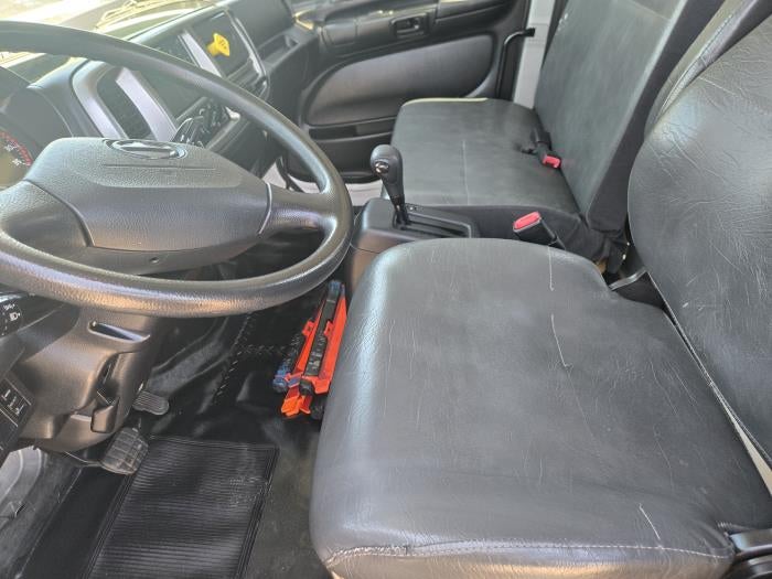 2018 Hino 268A Base