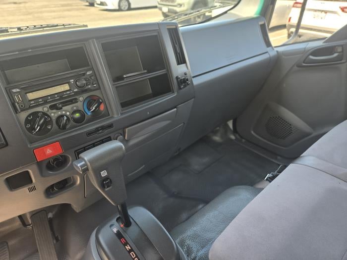 2022 Isuzu NPR Base