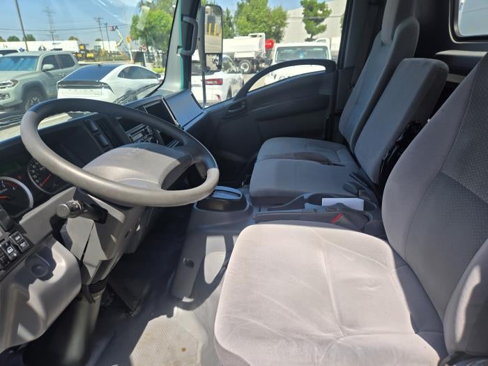 2022 Isuzu NPR Base