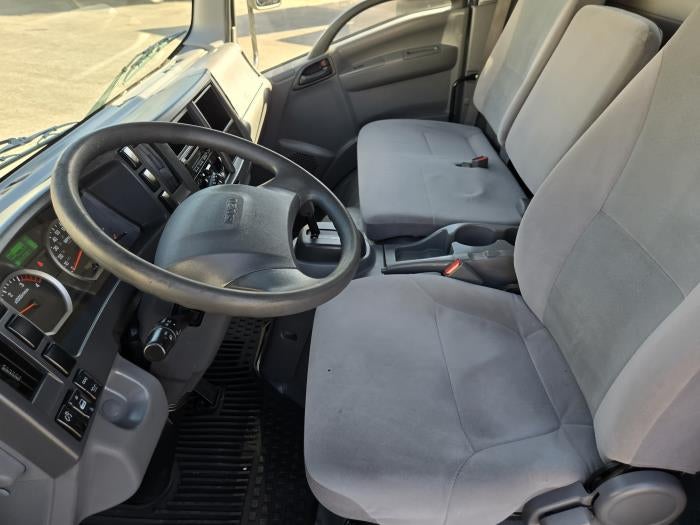 2022 Isuzu NPR-XD Base