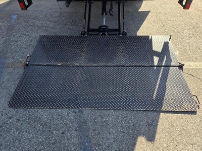 2022 Isuzu NPR-XD Base