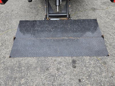 2022 Isuzu NPR-XD Base