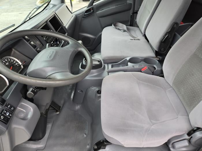 2022 Isuzu NPR-XD Base