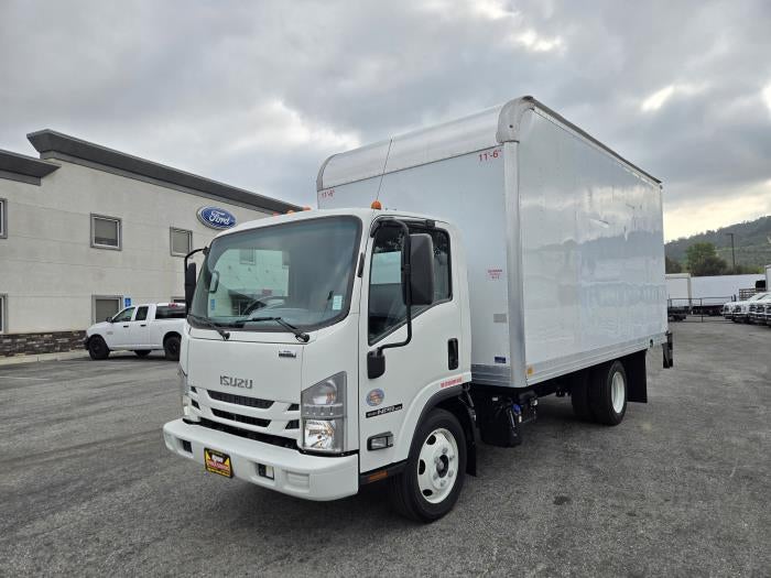 2022 Isuzu NPR-XD Base