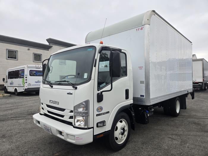 2022 Isuzu NPR-XD Base