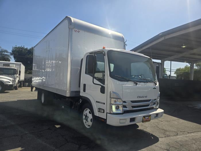2023 Isuzu NRR Base
