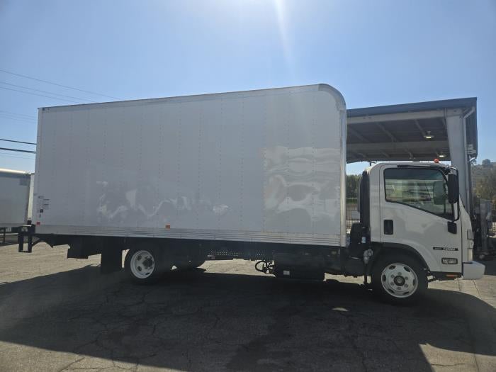 2023 Isuzu NRR Base