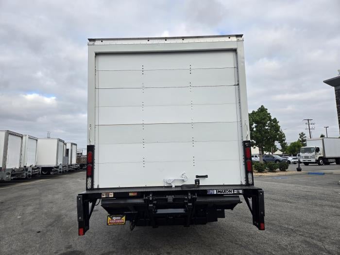 2022 Isuzu NRR Base