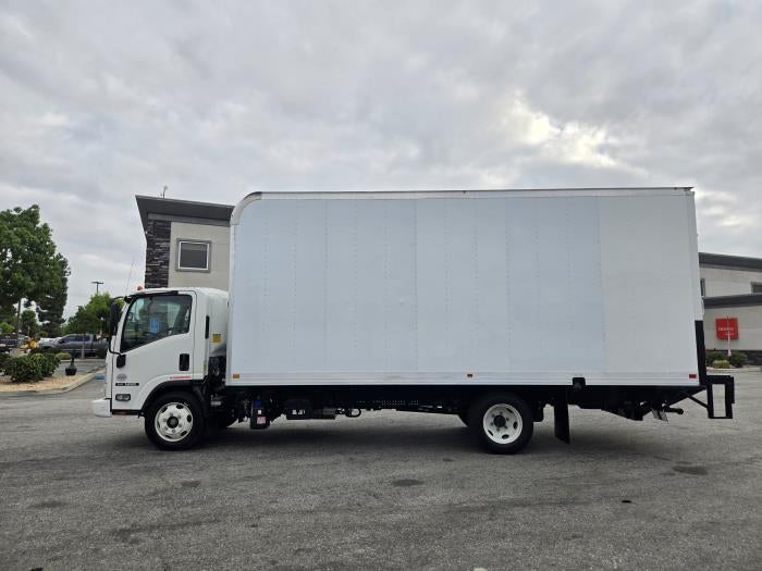 2022 Isuzu NRR Base