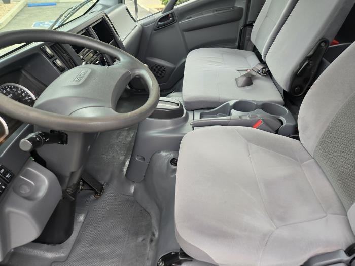 2022 Isuzu NRR Base